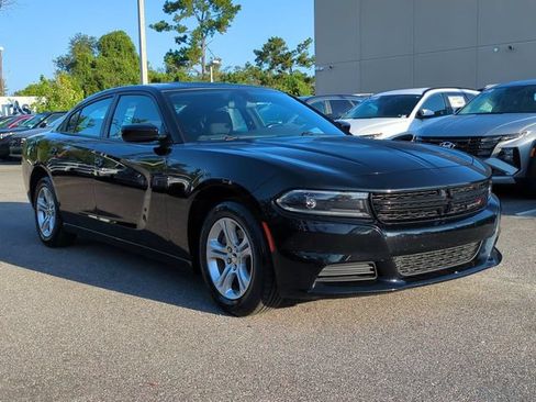 Used 2023 Dodge Charger SXT RWD image 3