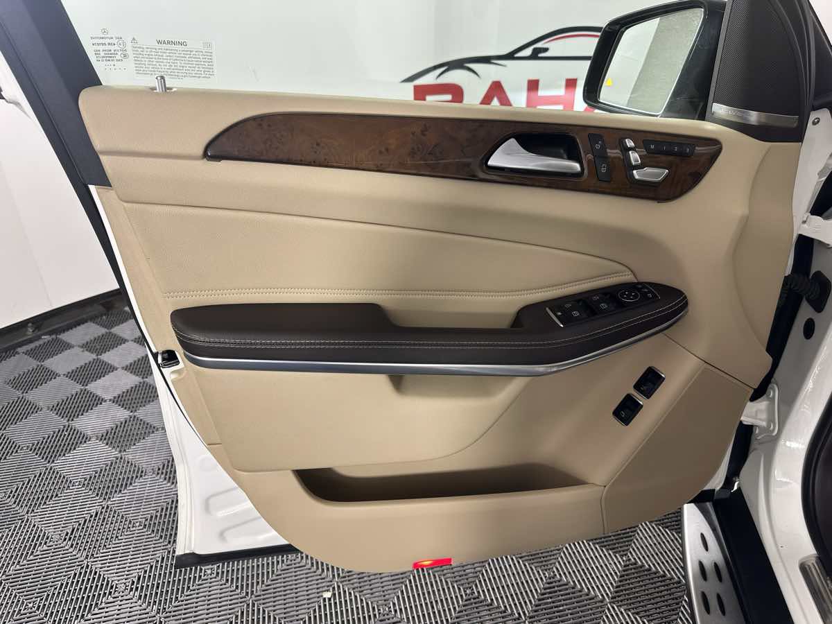 Used 2019 Mercedes-Benz GLS 550 4MATIC w/ Driver Assistance Package image 15