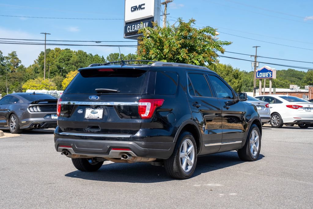 Used 2018 Ford Explorer XLT w/ Equipment Group 201A FWD image 7