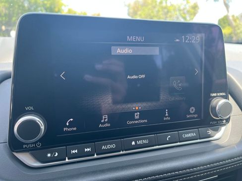 Used 2025 Nissan Rogue SV AWD/4WD image 20