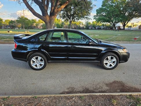 Used 2005 Subaru Outback 3.0R image 3