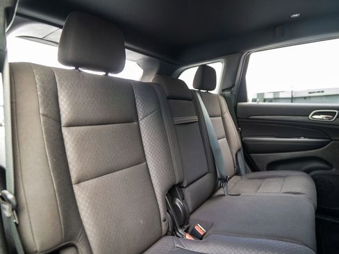 Used 2021 Jeep Grand Cherokee Laredo image 30