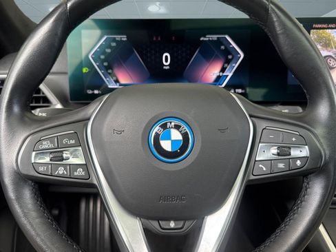 Used 2023 BMW i4 eDrive35 RWD image 11
