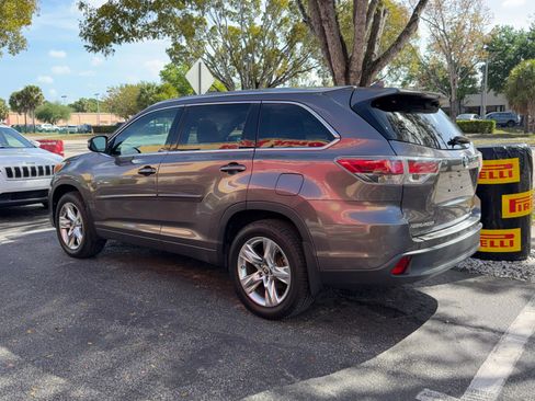 Used 2016 Toyota Highlander Limited Platinum image 4