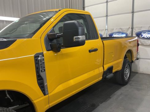 Used 2025 Ford F250 XL w/ 360-Degree Camera Package image 5