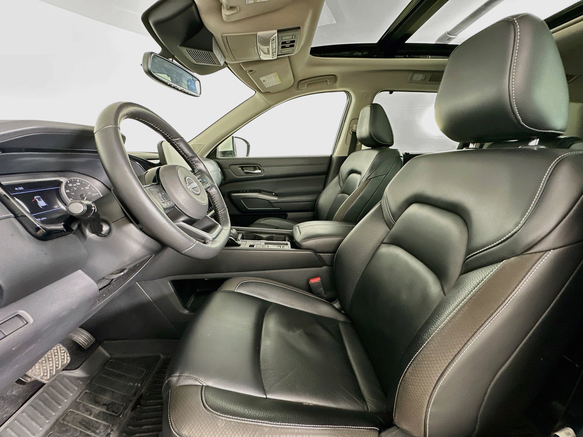 Used 2022 Nissan Pathfinder SL w/ SL Premium Package FWD image 13
