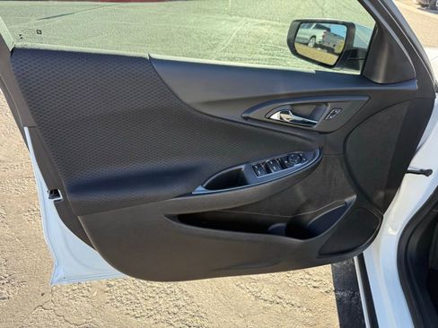 Used 2024 Chevrolet Malibu LT image 19