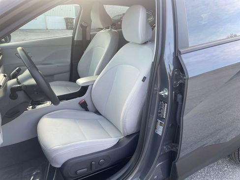 Used 2025 Hyundai Kona SEL image 30