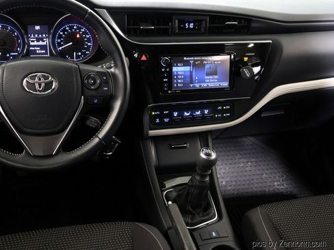 Used 2017 Toyota Corolla iM image 12