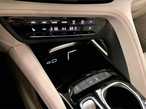 Used 2022 Buick Envision Essence w/ Safety Package image 27