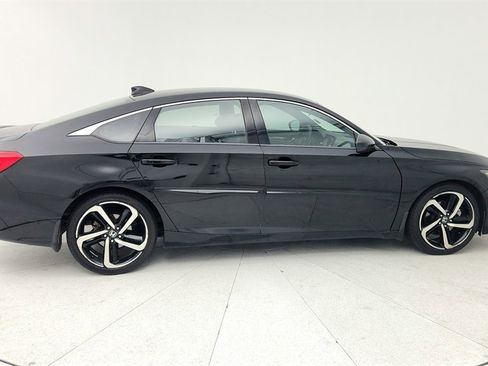 Used 2018 Honda Accord Sport image 7