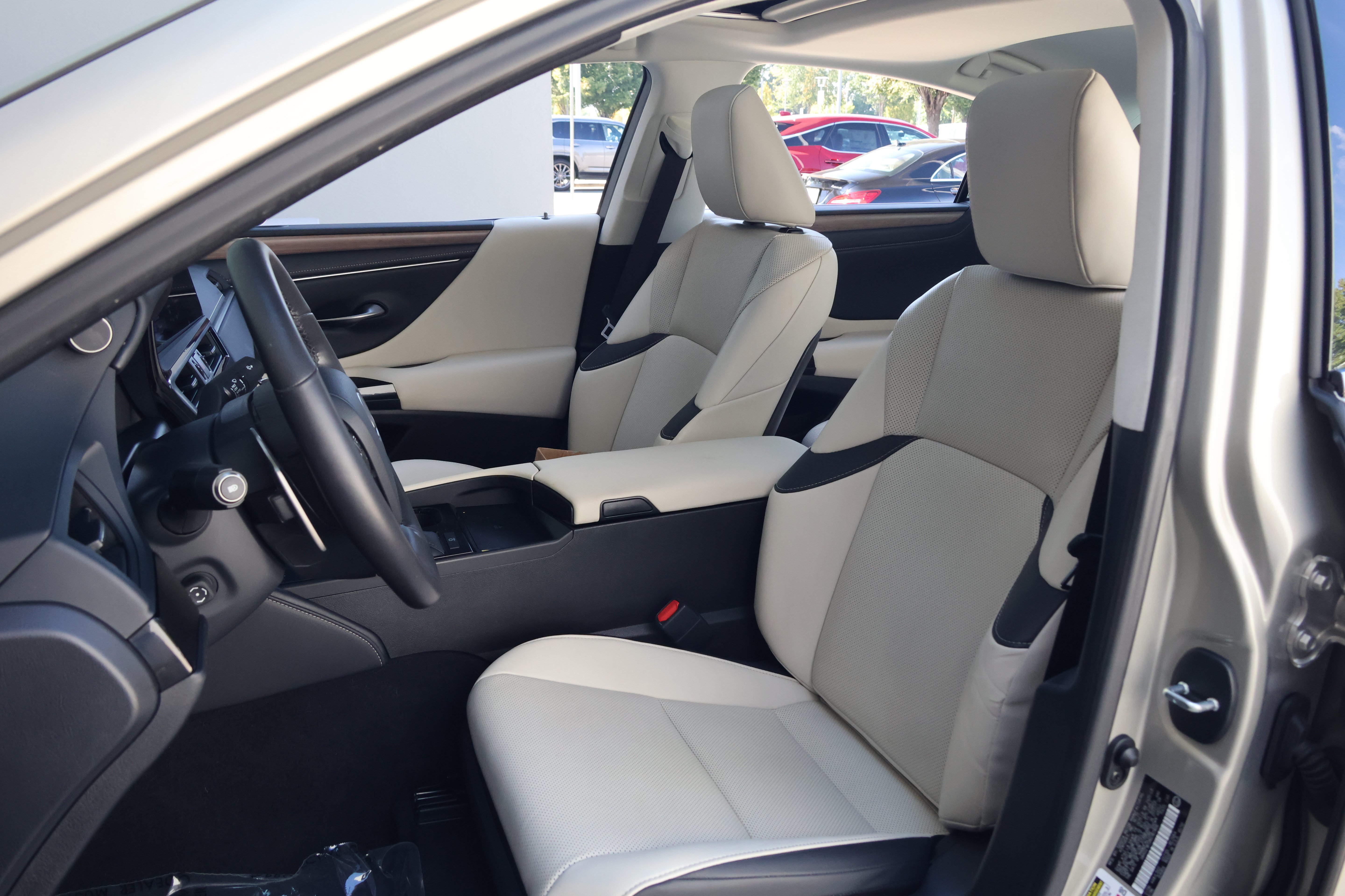 Certified 2024 Lexus ES 350 w/ Premium Package FWD image 32