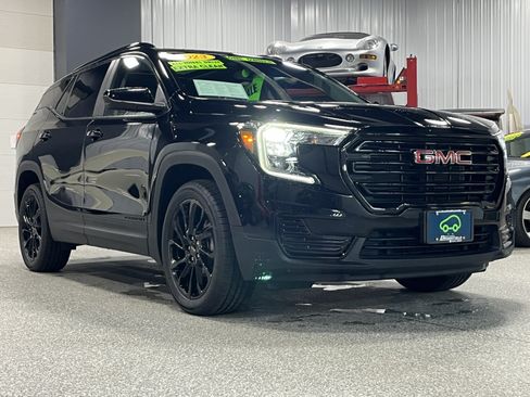 Certified 2023 GMC Terrain SLE w/ Driver Convenience Package AWD/4WD image 7