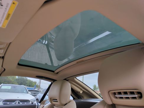 Used 2013 Mercedes-Benz SL 550 image 28
