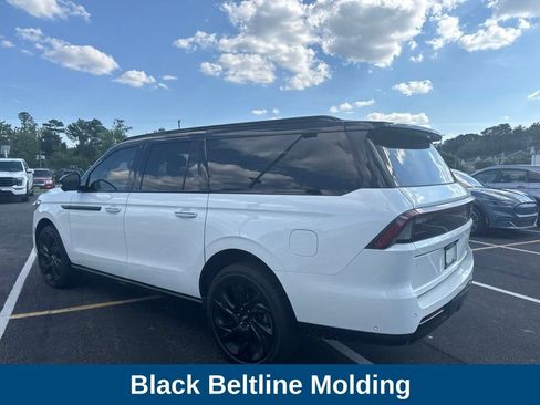 Used 2025 Lincoln Navigator L Black Label AWD/4WD image 11