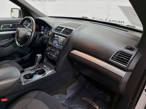 Used 2016 Ford Explorer XLT w/ Equipment Group 201A FWD image 28