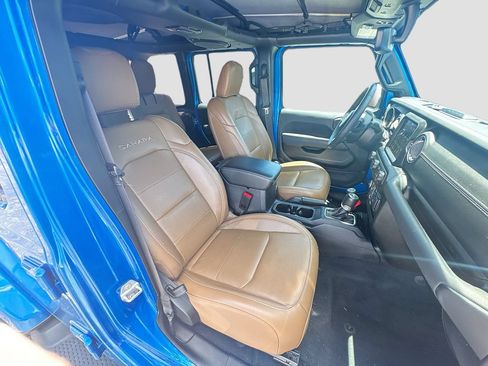 Used 2023 Jeep Wrangler Unlimited Sahara AWD/4WD image 31
