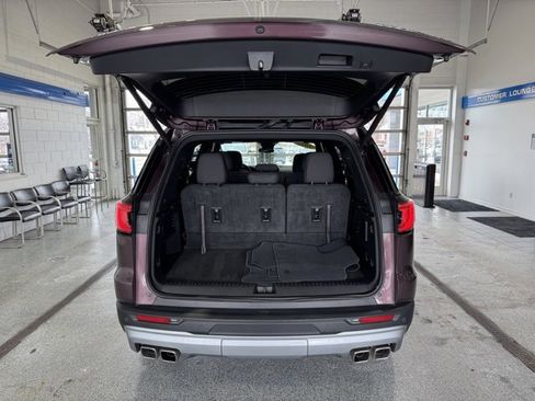 Used 2025 GMC Acadia Elevation image 12