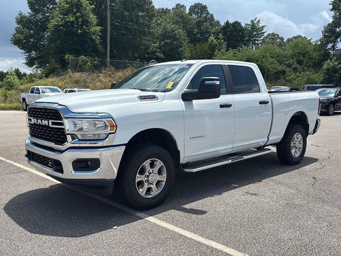 Used 2024 RAM 2500 Big Horn AWD/4WD image 1