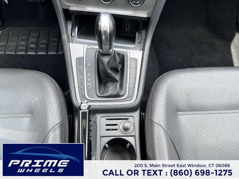 Used 2015 Volkswagen Golf SE w/ Lighting Package FWD image 19
