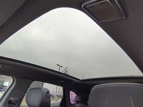 New 2025 Cadillac Optiq Luxury 1 image 22