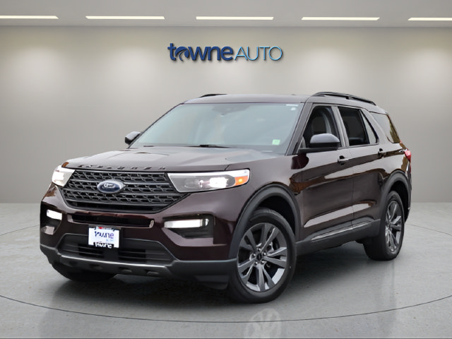 Used 2023 Ford Explorer XLT w/ Equipment Group 202A AWD/4WD image 9