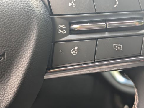 Used 2025 Chevrolet Equinox EV LT w/ Convenience Package II FWD image 34
