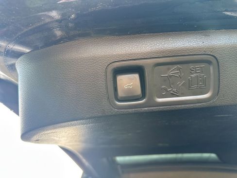 Used 2018 Lincoln Navigator Reserve w/ Technology Package AWD/4WD image 10