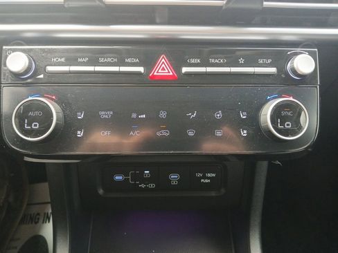 Used 2025 Hyundai Tucson Limited AWD/4WD image 16