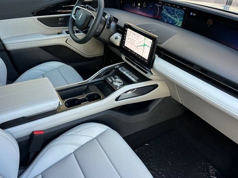 New 2026 Lincoln Nautilus Premier AWD/4WD image 15