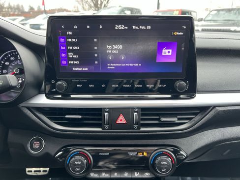 Used 2023 Kia Forte GT-Line w/ GT-Line Premium Package image 17