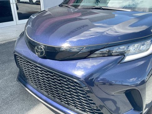 Used 2026 Toyota Sienna XSE FWD image 19