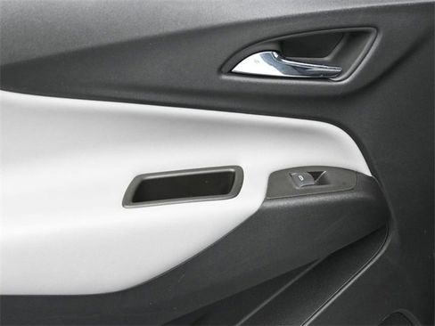 Used 2023 Chevrolet Equinox LS image 27