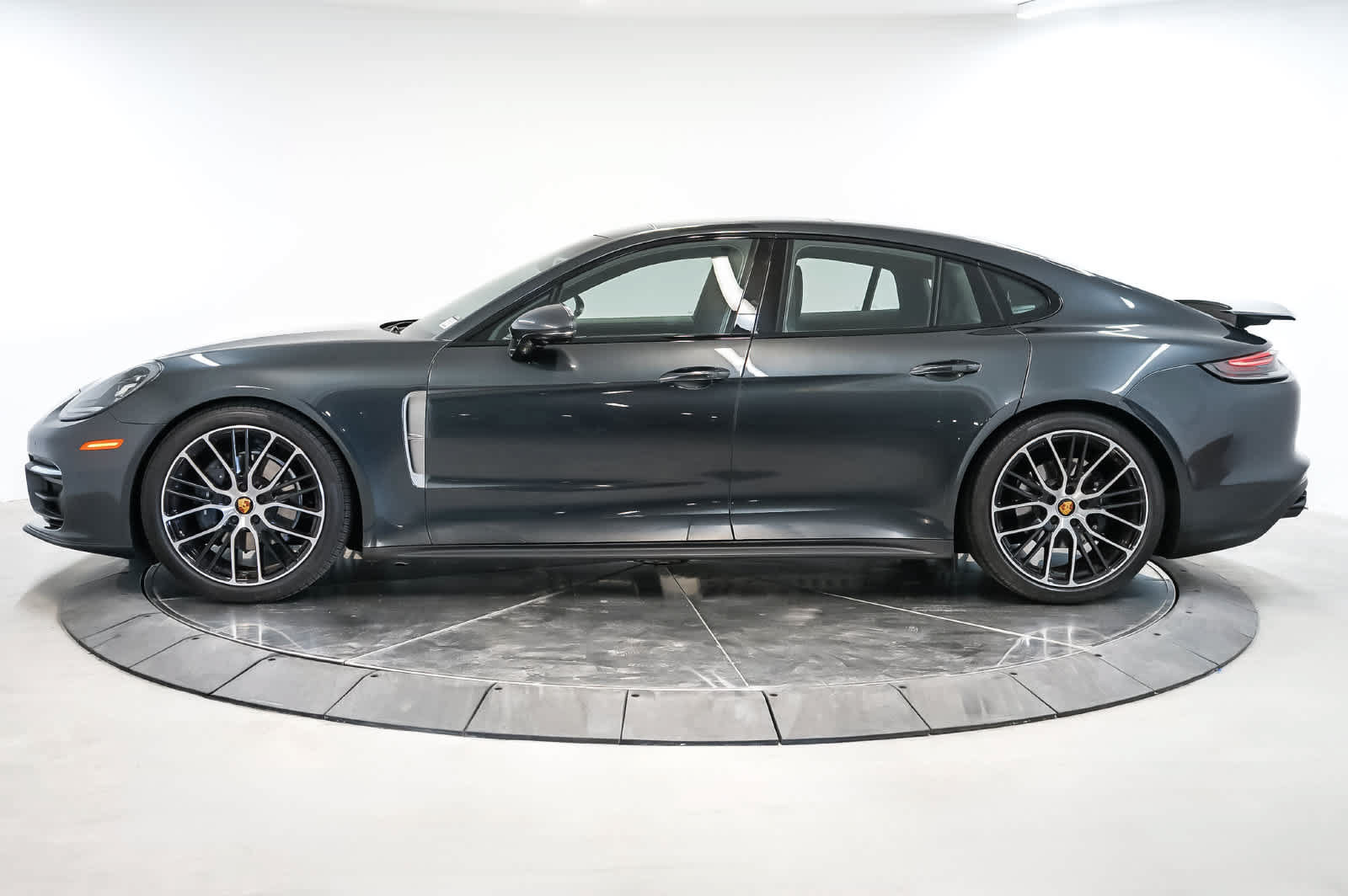 Certified 2023 Porsche Panamera Platinum Edition RWD image 2