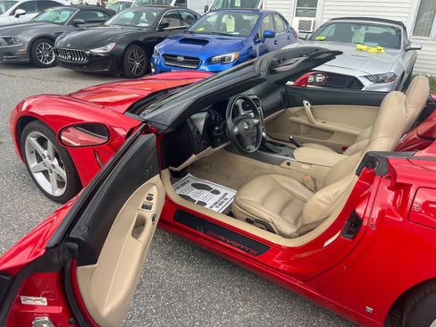 Used 2006 Chevrolet Corvette Convertible w/ Preferred Equipment Group RWD image 13