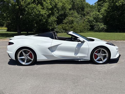 Used 2024 Chevrolet Corvette E-Ray AWD/4WD image 7
