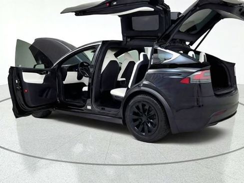 Used 2021 Tesla Model X Long Range AWD/4WD image 16