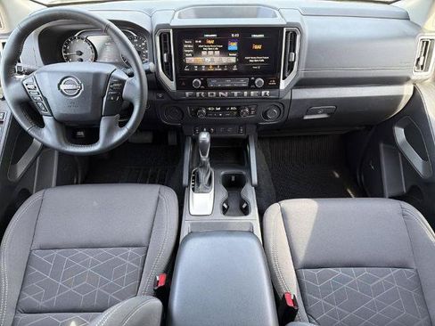 Certified 2025 Nissan Frontier SV w/ SV Convenience Package RWD image 2