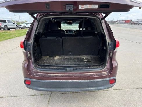 Used 2019 Toyota Highlander XLE FWD image 5