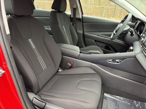 Certified 2022 Hyundai Elantra SEL image 9