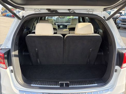 Used 2017 Kia Sorento SX image 16