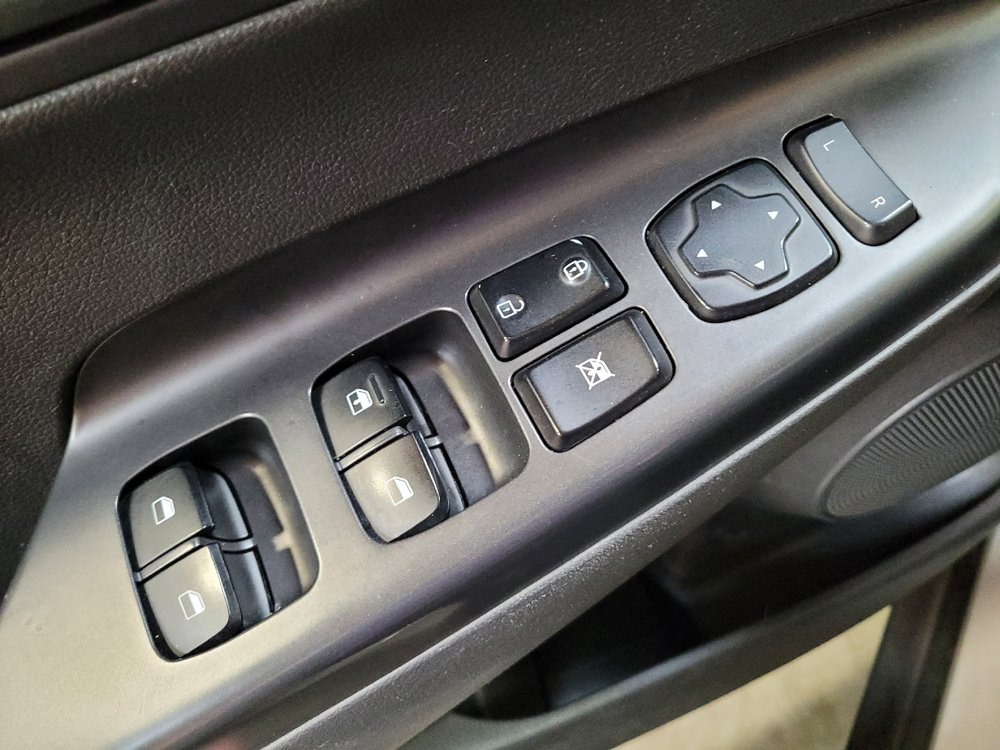Used 2023 Hyundai Kona SE FWD image 27