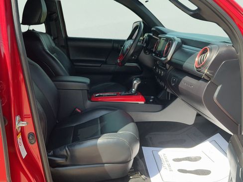 Used 2019 Toyota Tacoma Limited RWD image 11