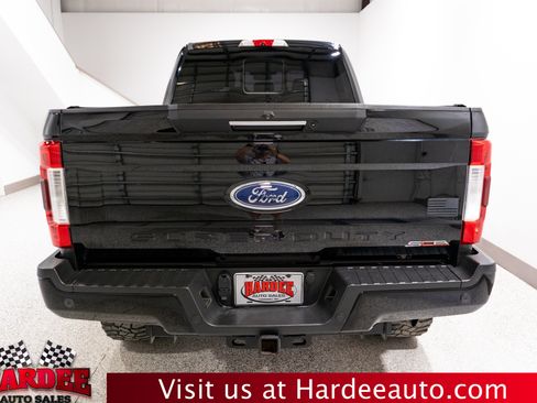 Used 2018 Ford F250 Lariat w/ Lariat Ultimate Package AWD/4WD image 4