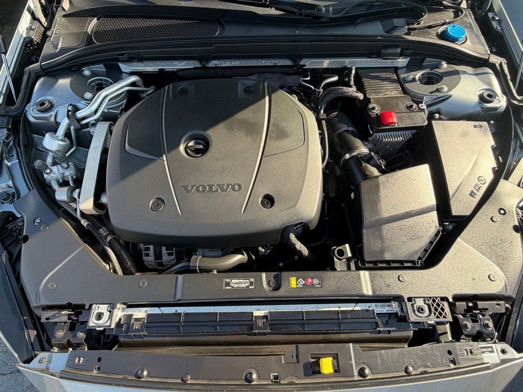 Used 2020 Volvo V60 T5 Cross Country AWD/4WD image 23