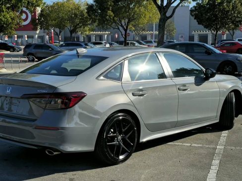 Used 2025 Honda Civic Sport image 4