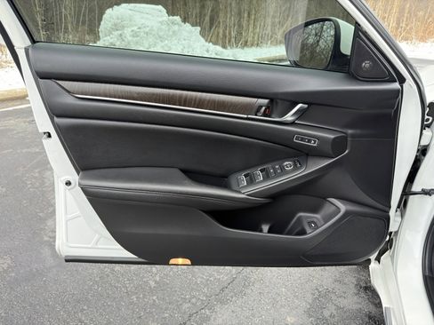 Used 2021 Honda Accord EX-L image 11