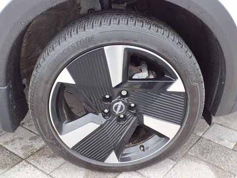 Certified 2025 Nissan Kicks SR w/ SR Premium Package image 10