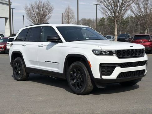 New 2026 Jeep Grand Cherokee Altitude image 14