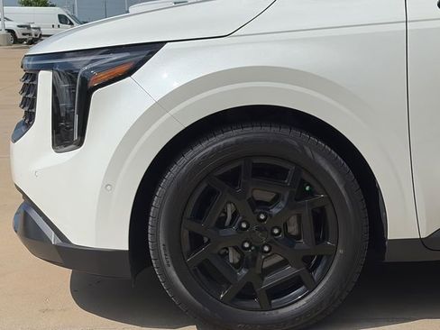 Used 2025 Kia Carnival SX Prestige image 5